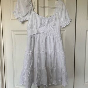 white dress READ DESCRIPTION